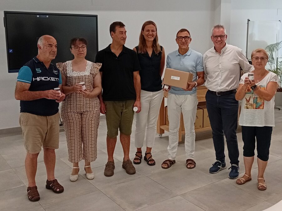 Usuaris d'APASA, gerència i representants municipals units pel projecte espigola i alimenta